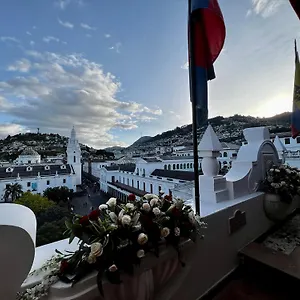 https://hotel-plaza-grande.hotelsquito.com