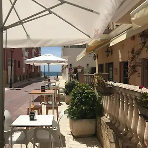 https://hostal-restaurante-macavi-cb.es-andalucia.com